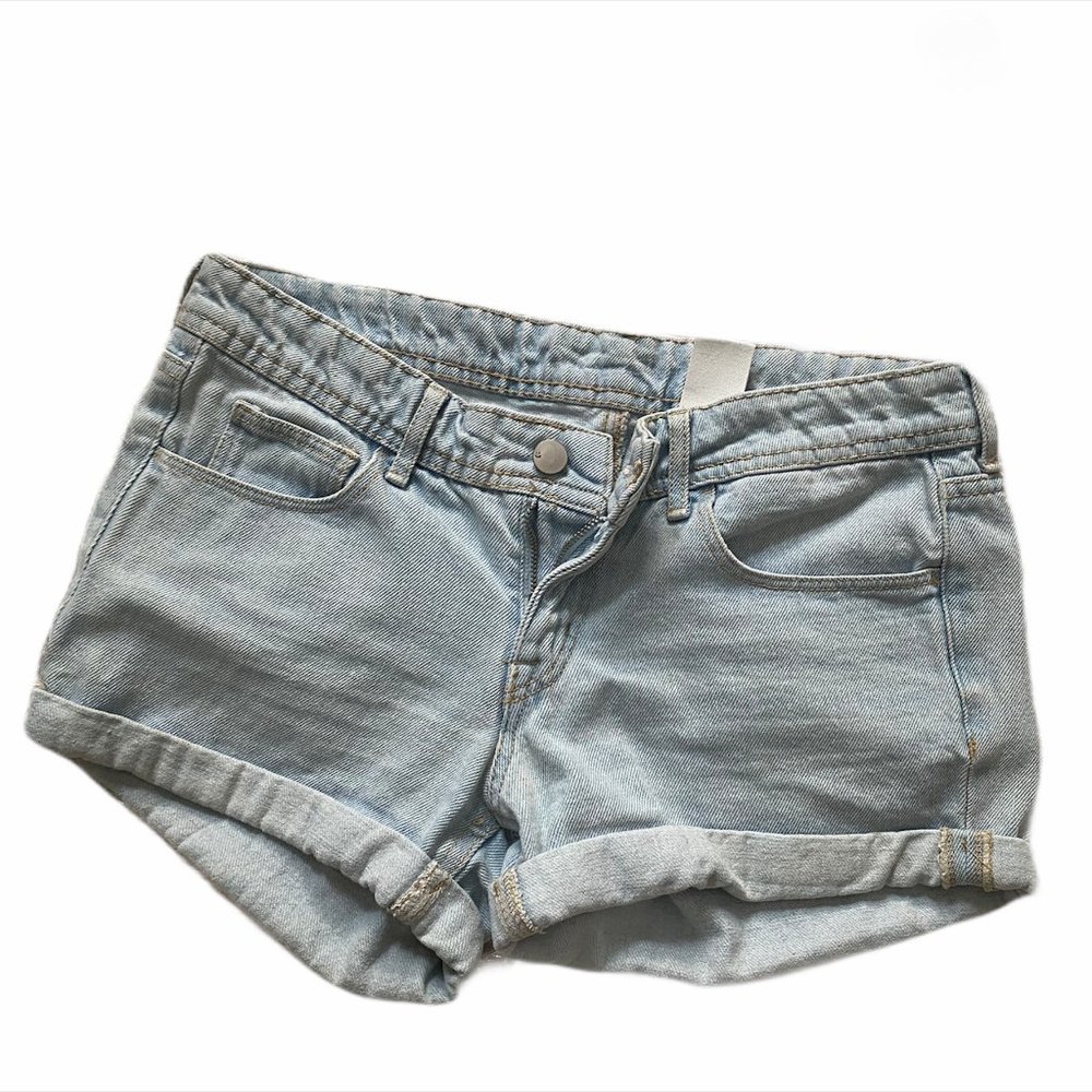 H&M Light Wash Low Waist Denim Shorts Size 36